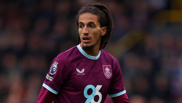 เอฟเอตั้งข้อหา